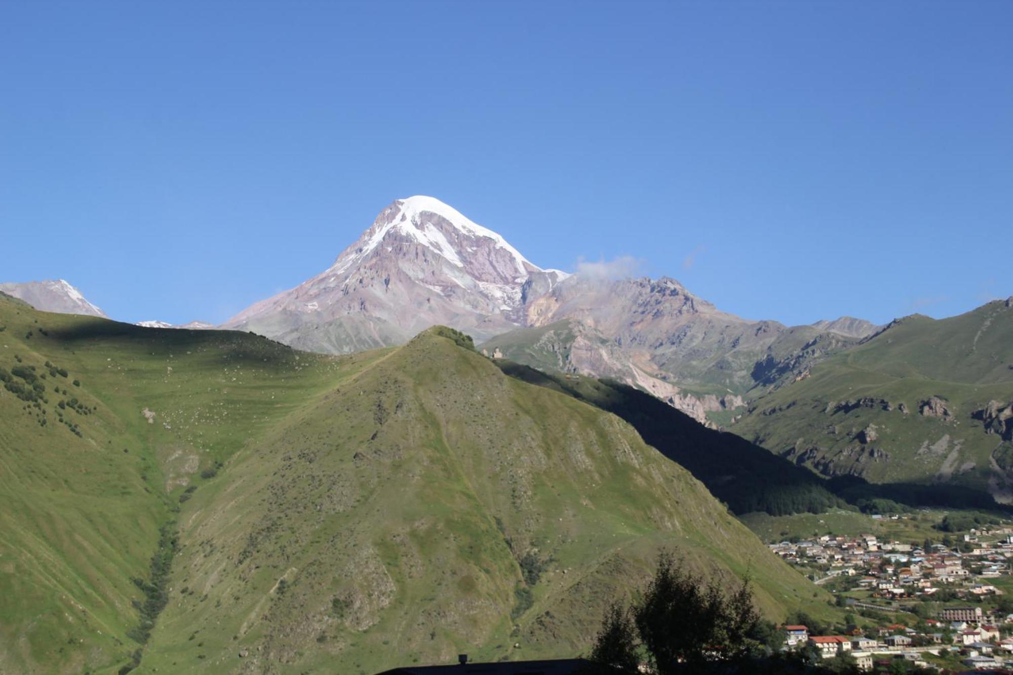 Melodia Kazbegi Hotel Ngoại thất bức ảnh